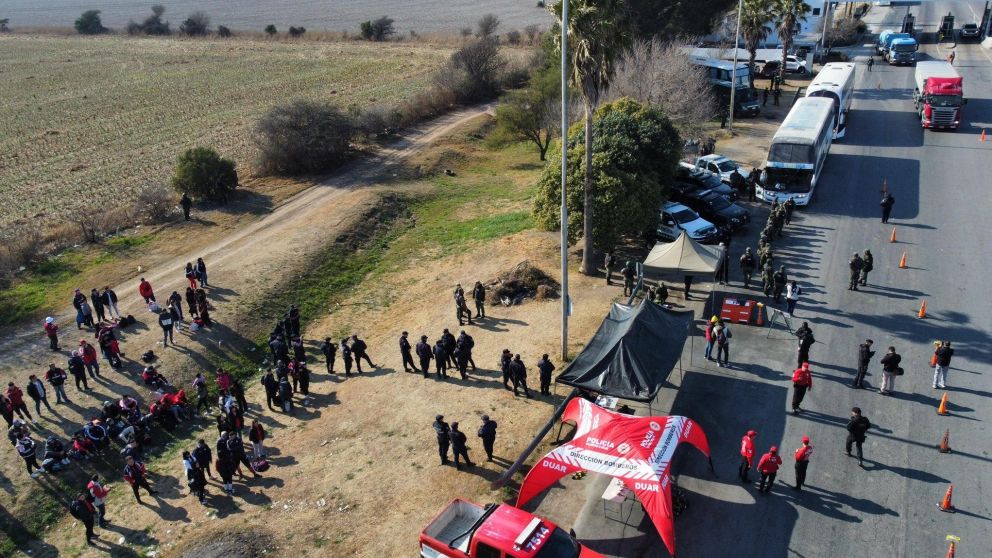 Copa Argentina PICANTE: tres hinchas de Independiente DETENIDOS con armas blancas y pirotecnia camino a Córdoba