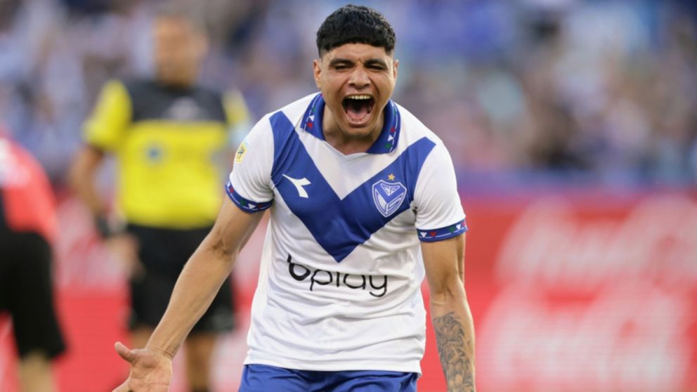 ATENTO BOCA: Riquelme LLAMÓ a Claudio Aquino y negocia con Vélez