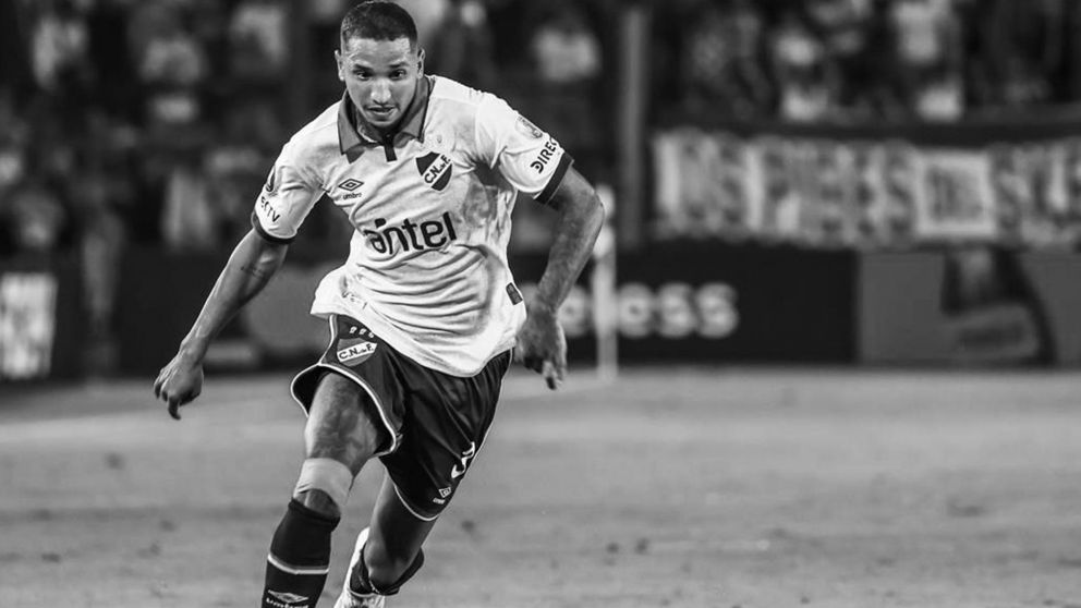 DOLOR en el fútbol sudamericano: murió Juan Izquierdo, el jugador de Nacional que se desmayó en la Copa Libertadores