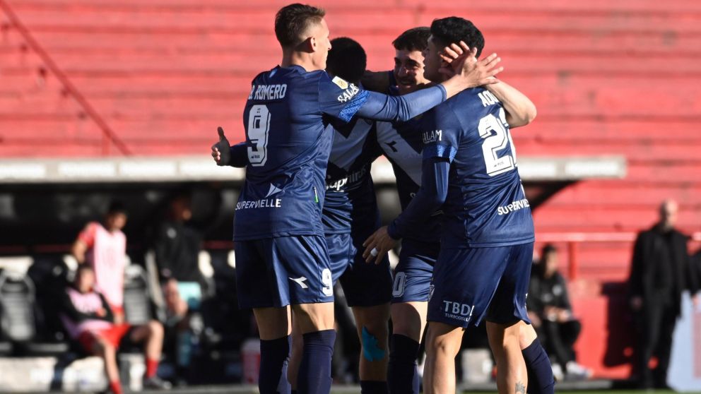 VIDEO: Vélez se llevó puesto a Barracas, lo goleó y es uno de los dos líderes de la Liga Profesional