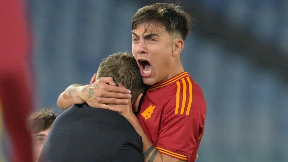 De Rossi no lo dudó y salió a BANCAR a Dybala tras su DECISIÓN de quedarse en la Roma