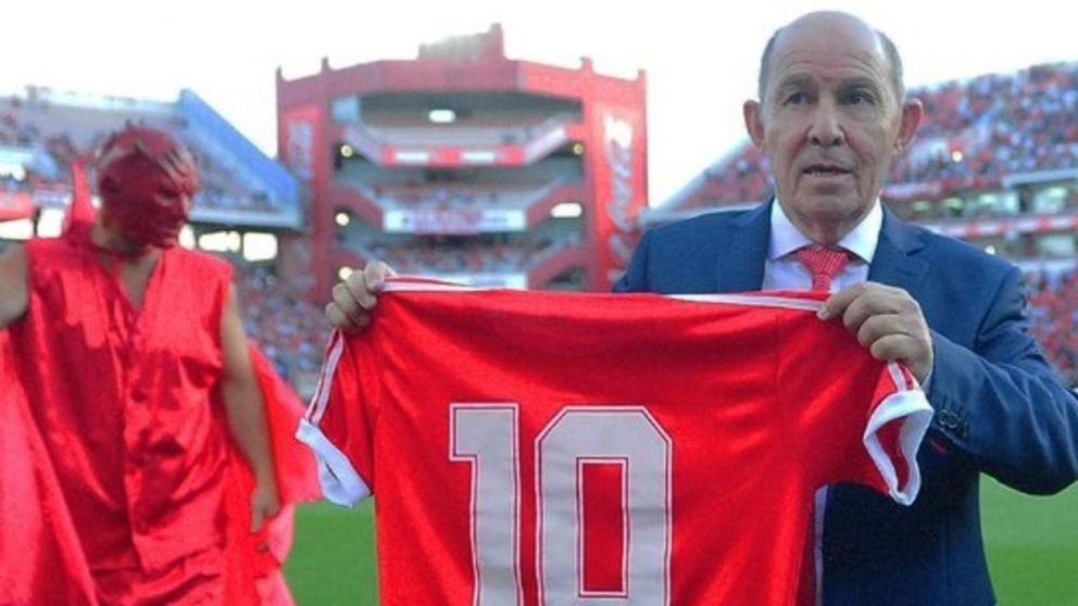 Cl�sico de Avellaneda: Ricardo Bochini NO DUD� y DESTAC� que "Racing es favorito"