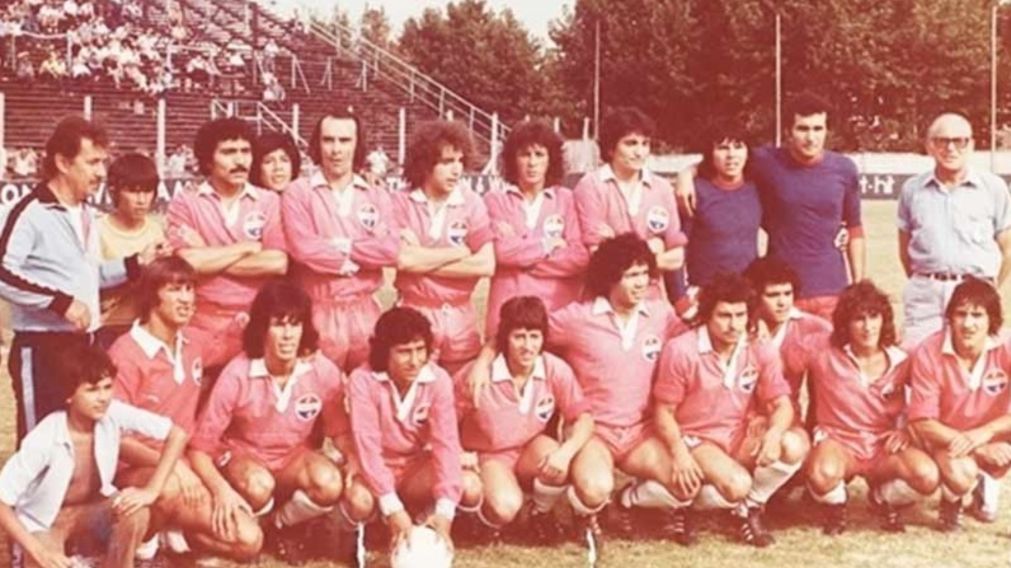 ARRIBA: DANIEL IMPAGLIAZZO, NORBERTO L�PEZ, OSCAR BIANCO, CLAUDIO GARC�A, GUSTAVO ORJALES, PEDRO GUTI�RREZ Y JOS� LAGO. ABAJO: HUGO V�ZQUEZ, ANTONIO CANO TOLEDO, PEDRO BALDERRAMA, CARLOS D�AZ, ORLANDO FERN�NDEZ, ALBERTO GODOY, RICARDO PAIVA, CARLOS ROJAS 