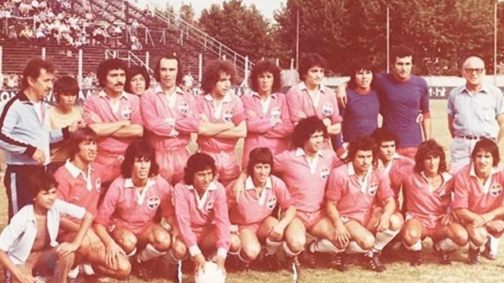 ARRIBA: DANIEL IMPAGLIAZZO, NORBERTO LÓPEZ, OSCAR BIANCO, CLAUDIO GARCÍA, GUSTAVO ORJALES, PEDRO GUTIÉRREZ Y JOSÉ LAGO. ABAJO: HUGO VÁZQUEZ, ANTONIO CANO TOLEDO, PEDRO BALDERRAMA, CARLOS DÍAZ, ORLANDO FERNÁNDEZ, ALBERTO GODOY, RICARDO PAIVA, CARLOS ROJAS