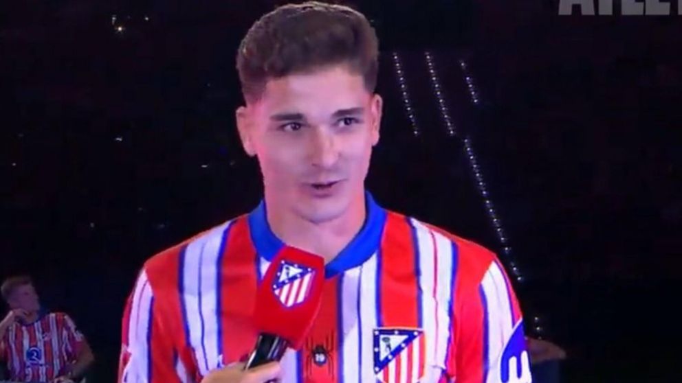 Video: la ESPECTACULAR presentación de Julián Álvarez en el estadio del Atlético de Madrid
