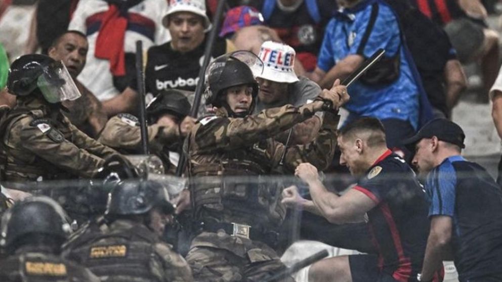 ESC�NDALO en la Copa Libertadores: la Polic�a de Brasil REPRIMI� a los hinchas de San Lorenzo