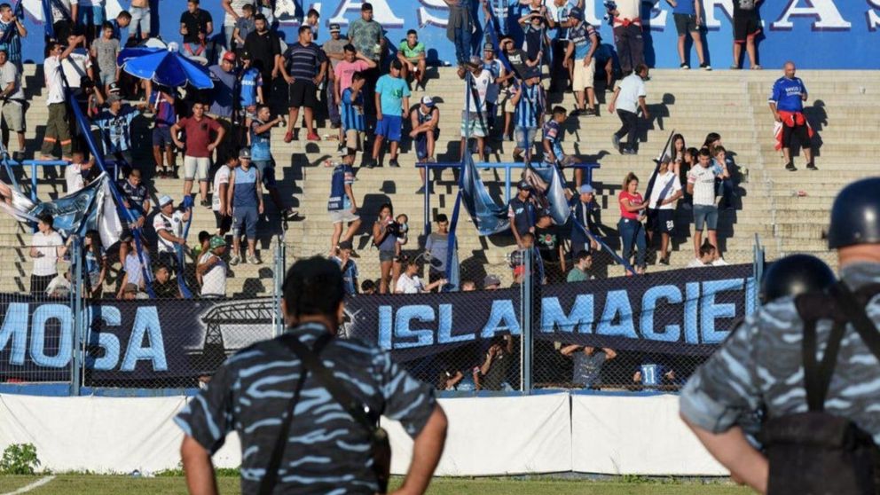 Arde San Telmo: POLÉMICA derrota ante Defensores y GRAVES incidentes con la policía