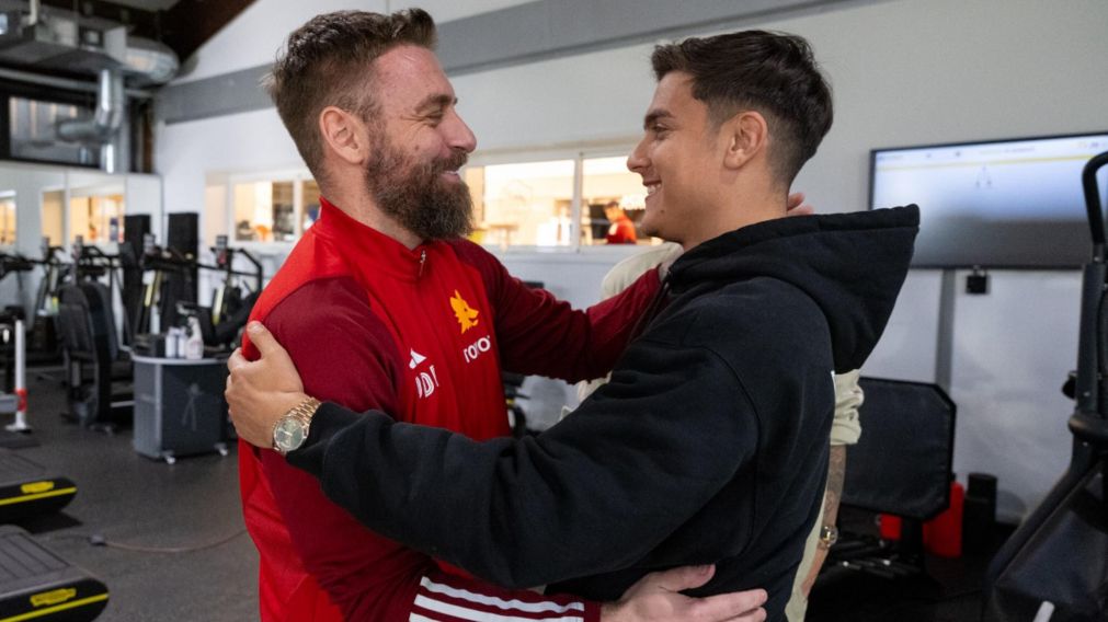 ARDE Roma: De Rossi se CALENTÓ y le marcó la cancha de Paulo Dybala