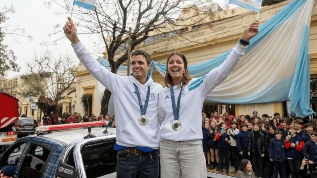 Juegos Olímpicos París 2024: Majdalani y Bosco fueron recibidos con mucho calor tras la medalla de plata en vela