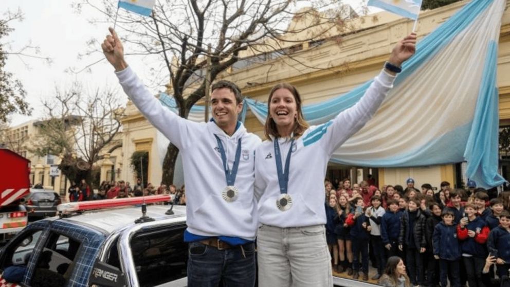 Juegos Olímpicos París 2024: Majdalani y Bosco fueron recibidos con mucho calor tras la medalla de plata en vela