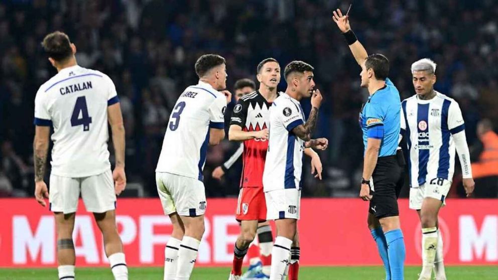 ATENTOS: se publicaron los AUDIOS de VAR del Talleres vs River en la Copa Libertadores