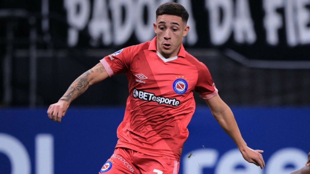 Independiente y Racing SE PELEAN por incorporar a Santiago Montiel