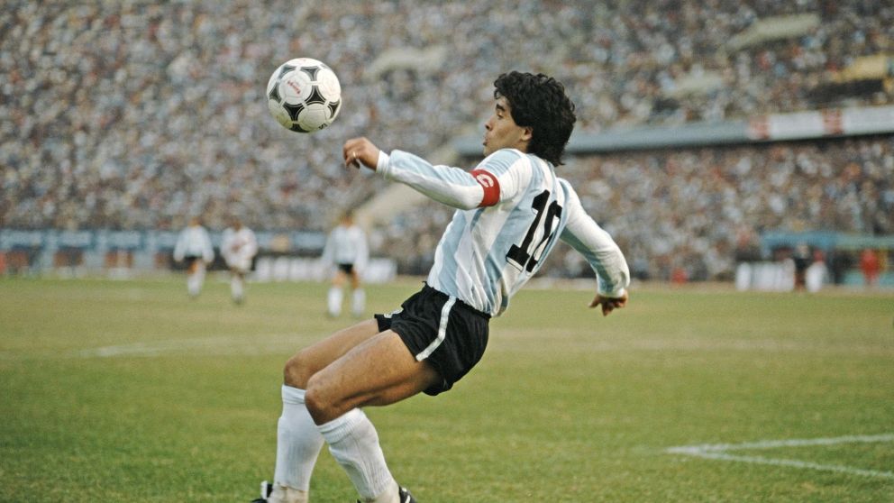 VIDEO: Manuel Adorni NINGUNEÓ a Diego Maradona y Gimnasia le recordó la "zurda INMORTAL"