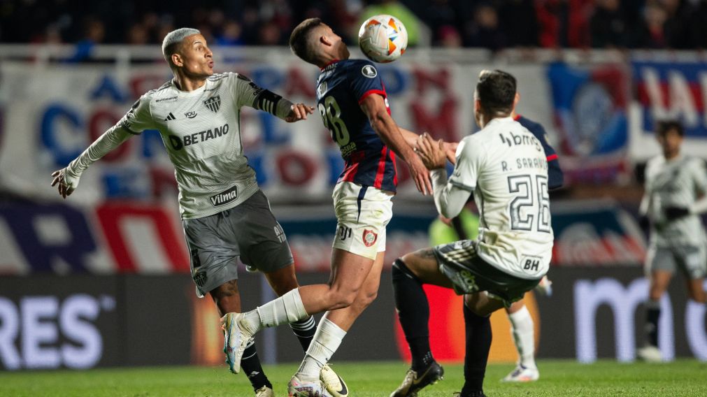 San Lorenzo lo ganaba, pero PAGÓ CARO un error de Altamirano y EMPATÓ con Atlético Mineiro