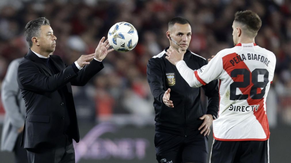 En el regreso de Gallardo, River empató 1 a 1 contra un Huracán que mereció un poco más y es el único puntero
