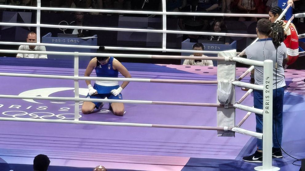 Polémica en los Juegos Olímpicos: la boxeadora italiana que abandonó ante la argelina Imane Khelif se mostró conmovida