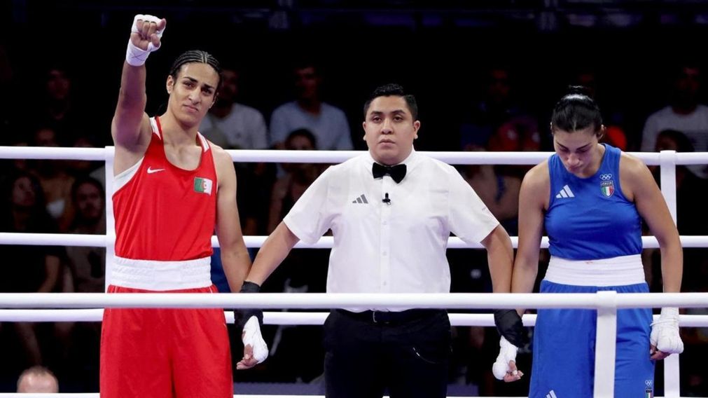 POLÉMICA en los Juegos Olímpicos: una boxeadora que no pasó pruebas de género ganó en 46 segundos e hizo llorar a su rival