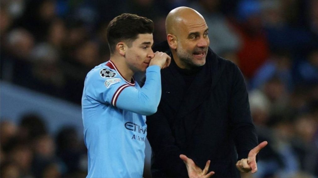 Guardiola sigue ENSAÑADO con Julián Álvarez: ahora le hizo una nueva ADVERTENCIA