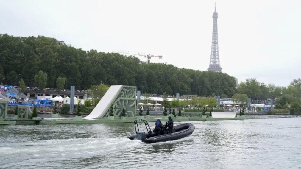 VERGÜENZA en los Juegos Olímpicos París 2024: el TRIATLÓN en RIESGO por la CONTAMINACIÓN del Río Sena
