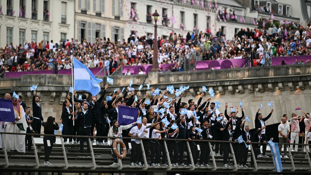 Juegos Olímpicos París 2024: así fue el ingreso de la DELEGACIÓN ARGENTINA en la ceremonia de apertura
