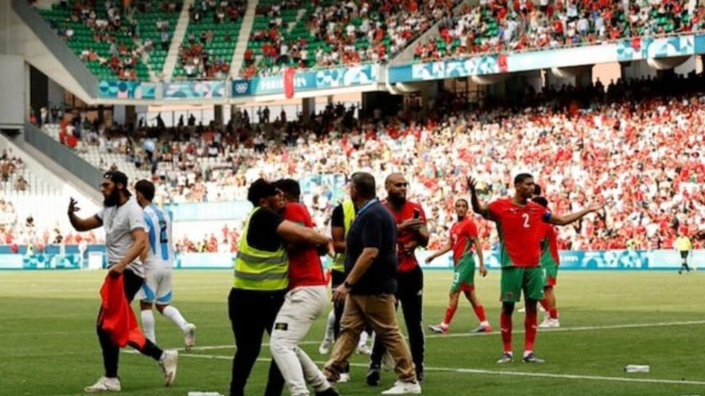 La FIFA abrió una investigación por el ESCÁNDALO en el partido de Argentina ante Marruecos en los Juegos Olímpicos París 2024