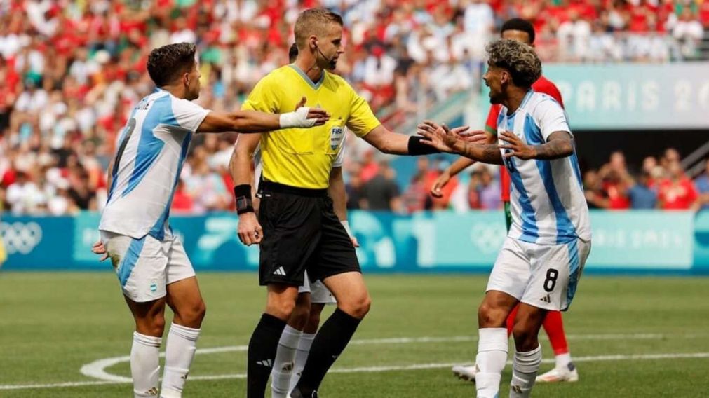 Escándalo histórico en los Juegos Olímpicos 2024: el VAR ANULÓ el gol de Medina y Argentina perdió con Marruecos