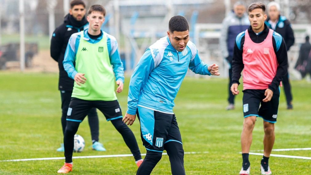 Una ex gloria de Racing DESTROZÓ a Juanfer Quintero por no haber jugado ante Godoy Cruz tras la Copa América