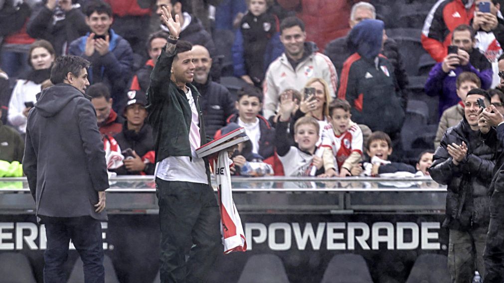 Francia ESTALLÓ de BRONCA por el HOMENAJE de River a Enzo Fernández
