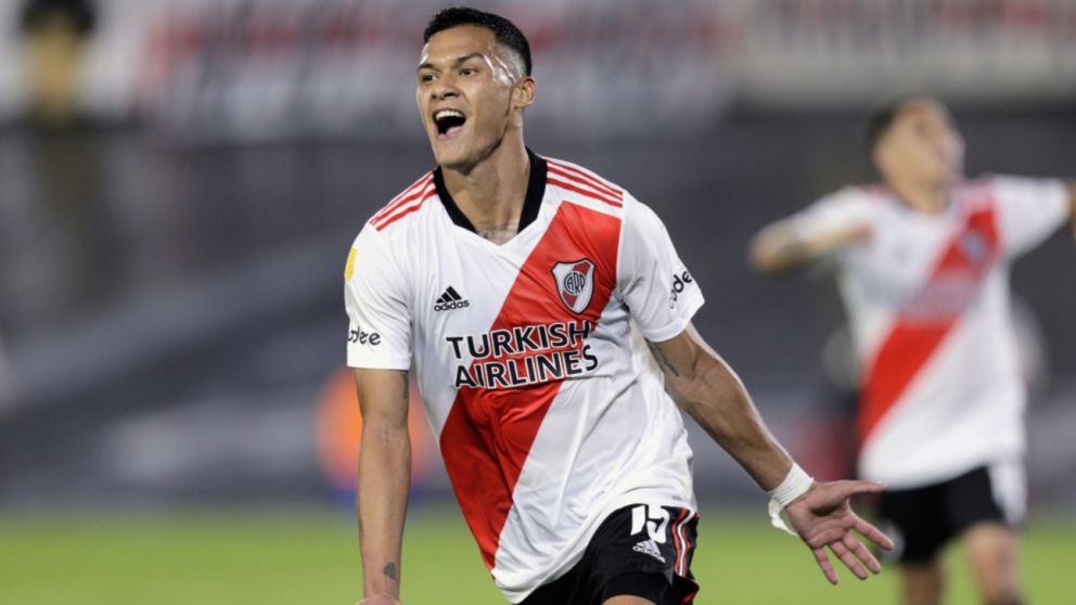 ATENTO River: desde Brasil QUIEREN a Andrés Herrera