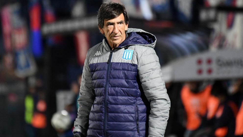 Gustavo Costas ya no tiene excusas