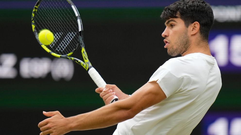 Jannik Sinner y Carlos Alcaraz buscan meterse en semifinales de Wimbledon