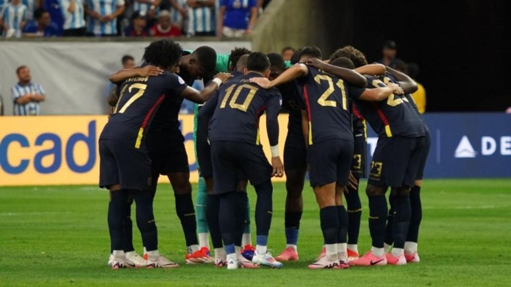 Ecuador busca a un ENTRENADOR argentino tras la eliminación en la Copa América: de quién se trata