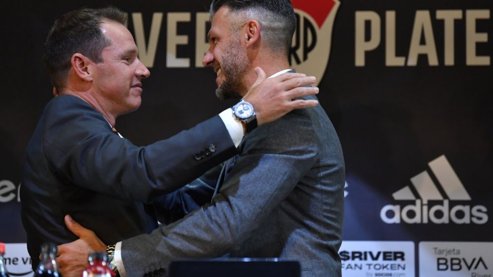 River BUSCAR� un volante ante la posible partida de Barco y LA BAJA de Echeverri