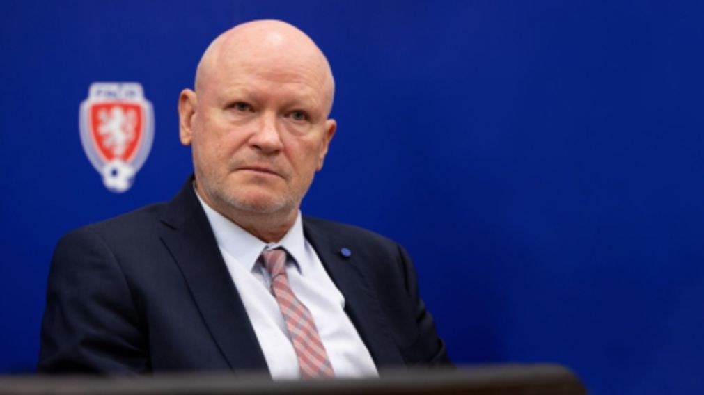 República Checa quedó eliminada de la Eurocopa 2024 y su DT ESTALLÓ contra el árbitro: "Nunca había visto…"