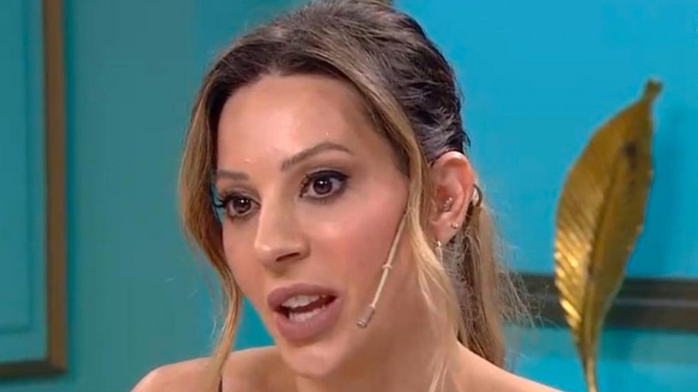 Noelia Marzol DESLUMBRÓ con un vestido negro ESCOTADO y con un TAJO revelador