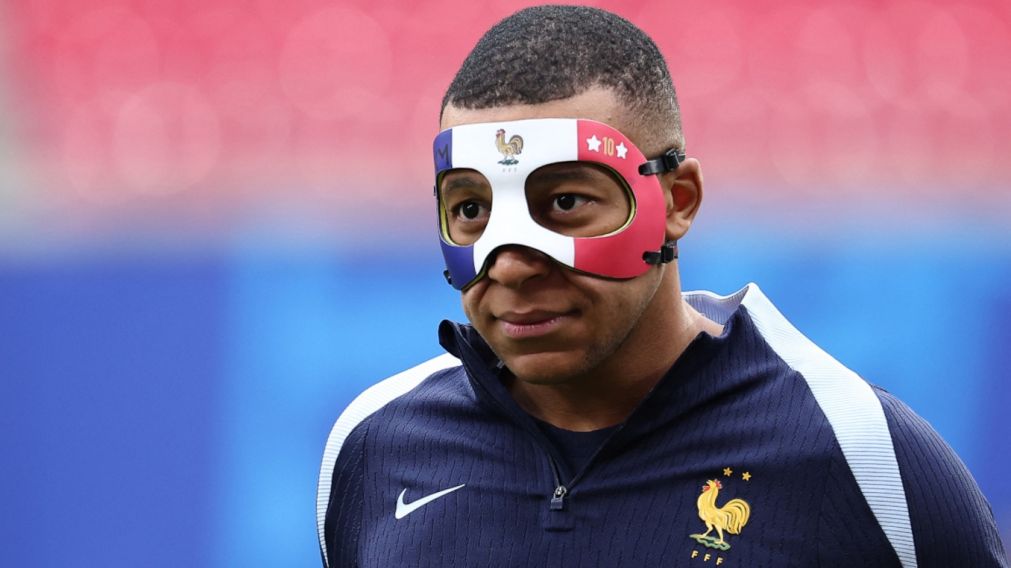 ¿Juega contra Polonia?: Deschamps habló de la situación de Mbappé