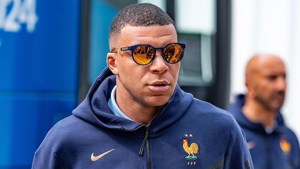 Las CHANCES de Mbappé de JUGAR en Francia ante Países Bajos: el entrenamiento con una PARTICULAR máscara