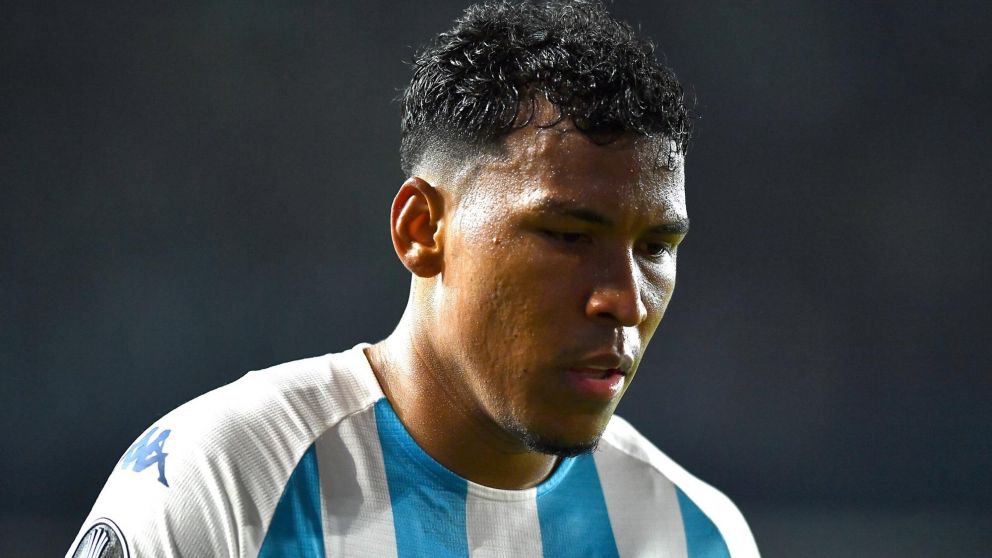 Roger Martínez recibió una oferta PARA IRSE de Racing: qué respondió