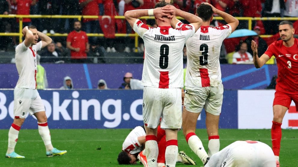 VIDEOS: hinchas de Turquía y Georgia SE DIERON CON TODO en la previa al cruce por la Eurocopa 2024