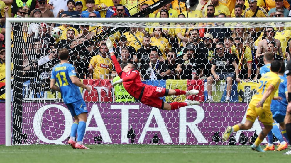 Rumania GOLEÓ a Ucrania en la primera gran SORPRESA de la Eurocopa