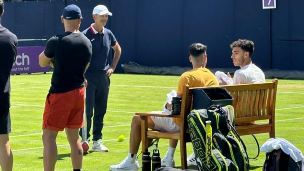 Francisco Cerúndolo se cruzará con Alcaraz en la apertura de la temporada de césped: la regla que rompieron