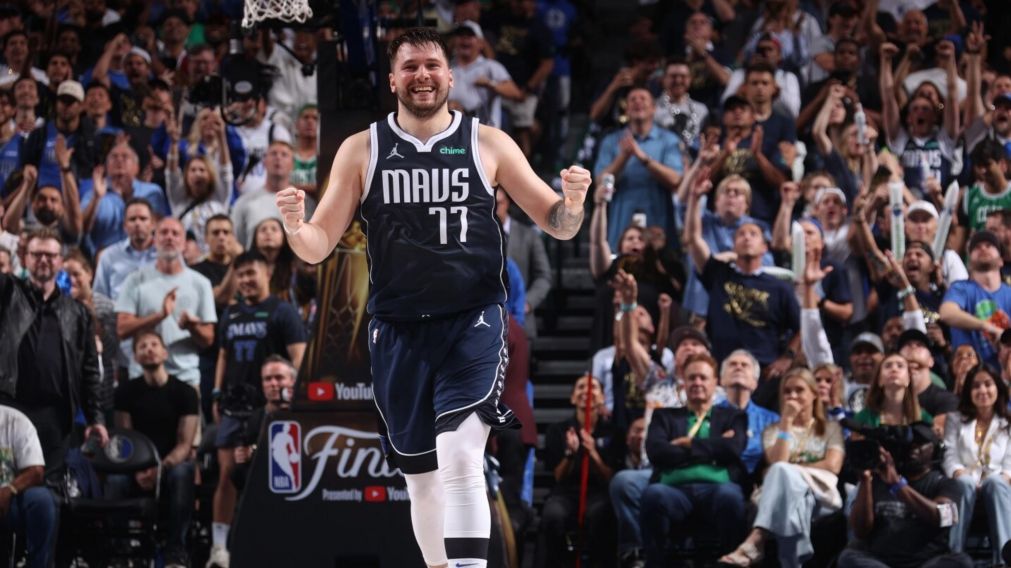 Dallas Mavericks APABULLÓ a Boston Celtics y descontó diferencias en la final de la NBA