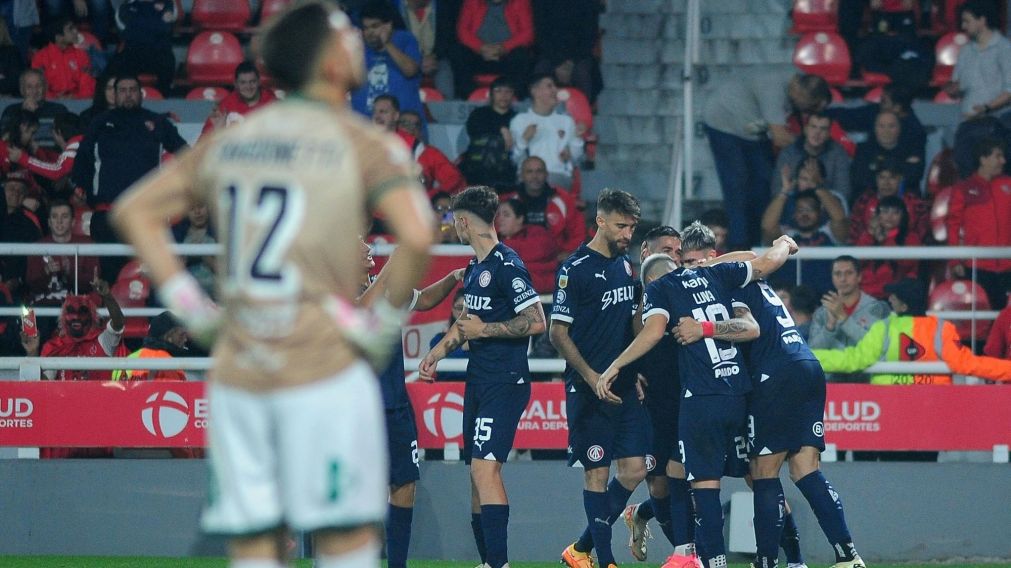 Independiente obtuvo un TRABAJOSO TRIUNFO ante Banfield y ganó por primera vez en la Liga Profesional