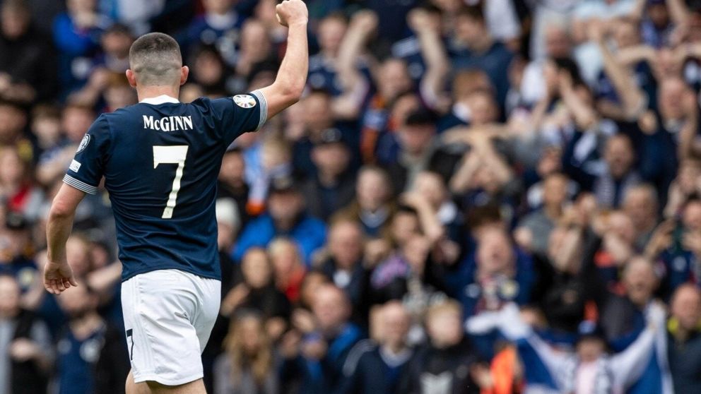 No es Maradona, es McGinn: Escocia SE ILUSIONA con la Eurocopa al ritmo de "La Mano de Dios"
