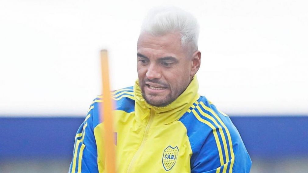 VIDEO: el nuevo y SORPRENDENTE cambio de LOOK de Chiquito Romero para atajar en Boca