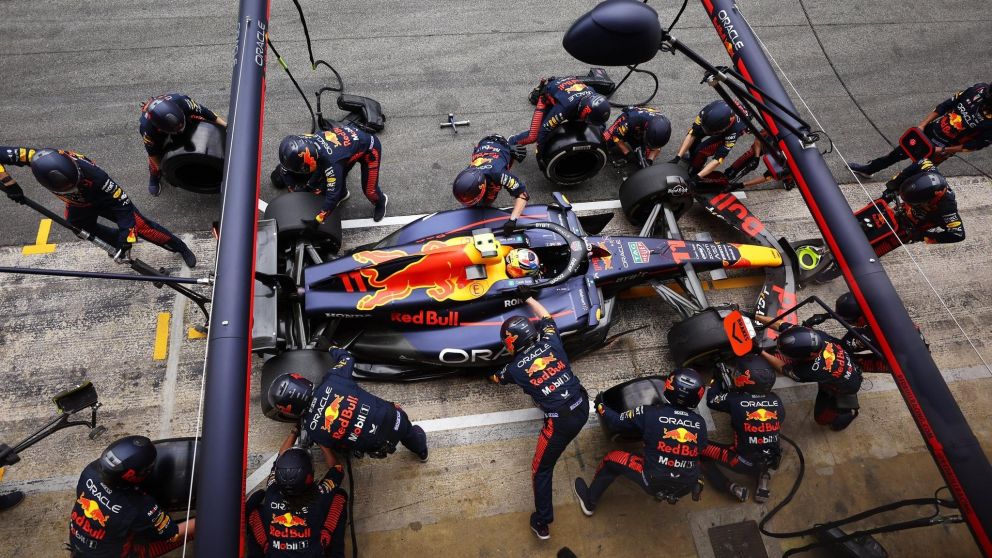 Fórmula 1 explosiva: Checo Pérez y Red Bull se tiraron con munición gruesa