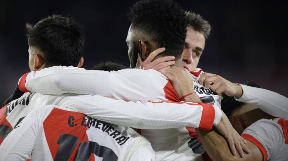 Es Miguel Borja y su ballet... River superó con claridad a Tigre con tres goles del Colibrí