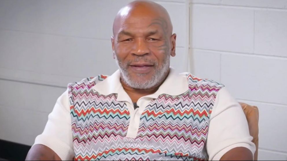 SUFRE Mike Tyson: fue atendido de urgencia en su llegada a Los Ángeles y PELIGRA la pelea contra Jake Paul
