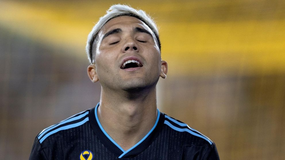 El ex Boca Bebelo Reynoso apareció ARMADO y con FAJOS de BILLETES: el VIDEO