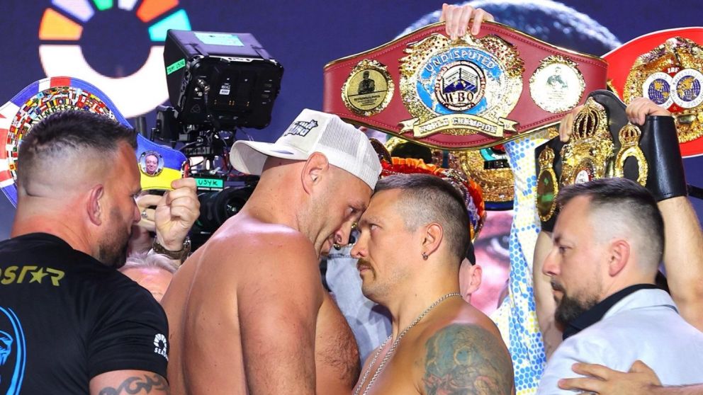 El TREMENDO frente a frente entre Tyson Fury y Oleksandr Usyk que casi termina a los golpes: el video